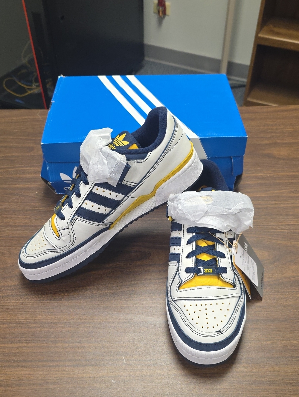 Adidas Forum 84 Low White/Navy/Gold IF7987 Men's 10.5 New